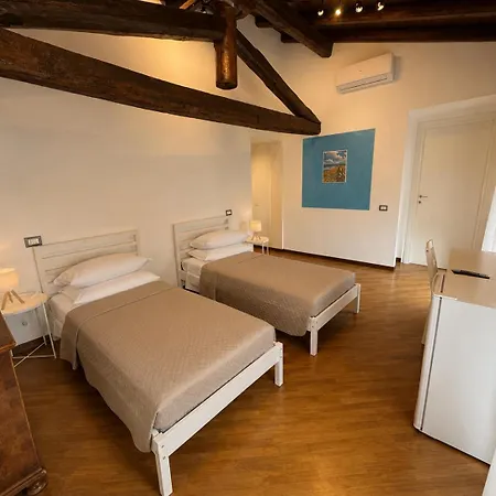 Al Castello Bed and Breakfast 3*
