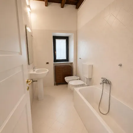 Al Castello Bed and Breakfast